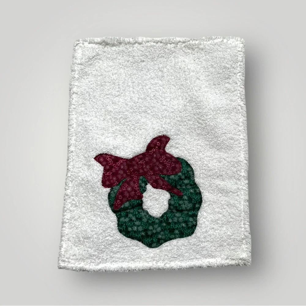 Lot/3 𝑯𝒂𝒏𝒅𝒎𝒂𝒅𝒆 Holiday Christmas Hand Towels 🎁